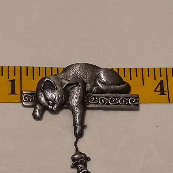 Cat And Mouse Articulated Brooch With Mouse Hanging By The Tail Silver Tone, - Picture 4 of 7